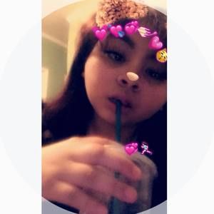 Meet your Posher, Daniela